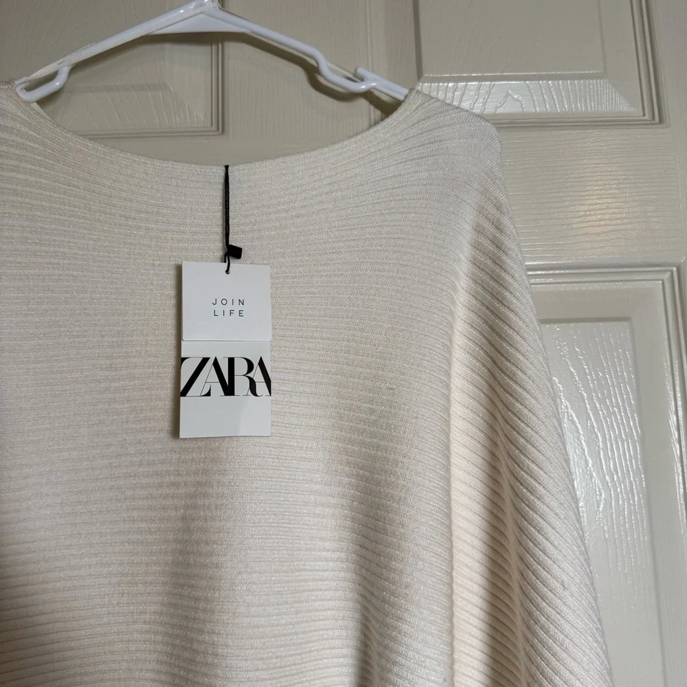 Zara Women's Cream Crew Neck Sweater - Picture 3 of 8